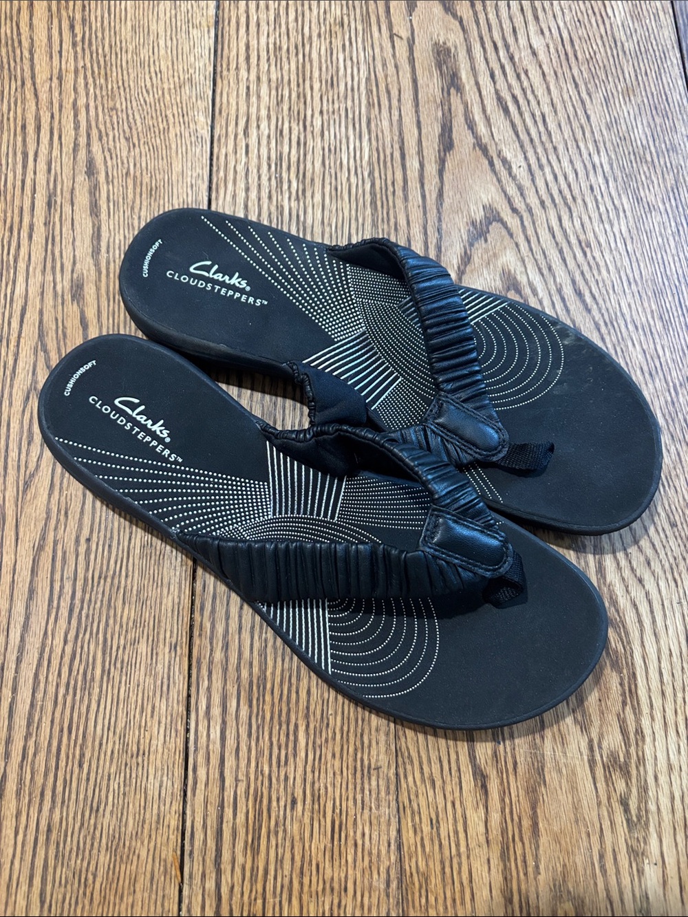 Clarks Cloudsteppers Black Ruched Thong Sandals